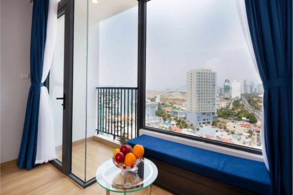 Deluxe Sea View, Crown Hotel Nha Trang 3*