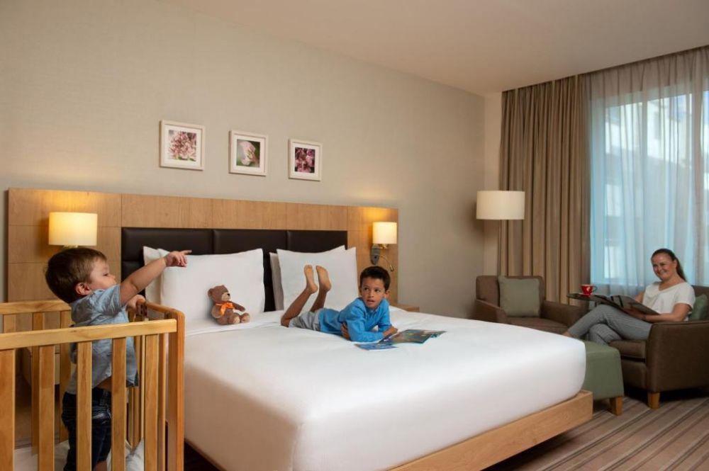 Hilton Family Guest Room, Hilton Garden Inn Dubai, Mall Avenue (ex.Hilton Garden Inn Mall Of The Emirates) 4*