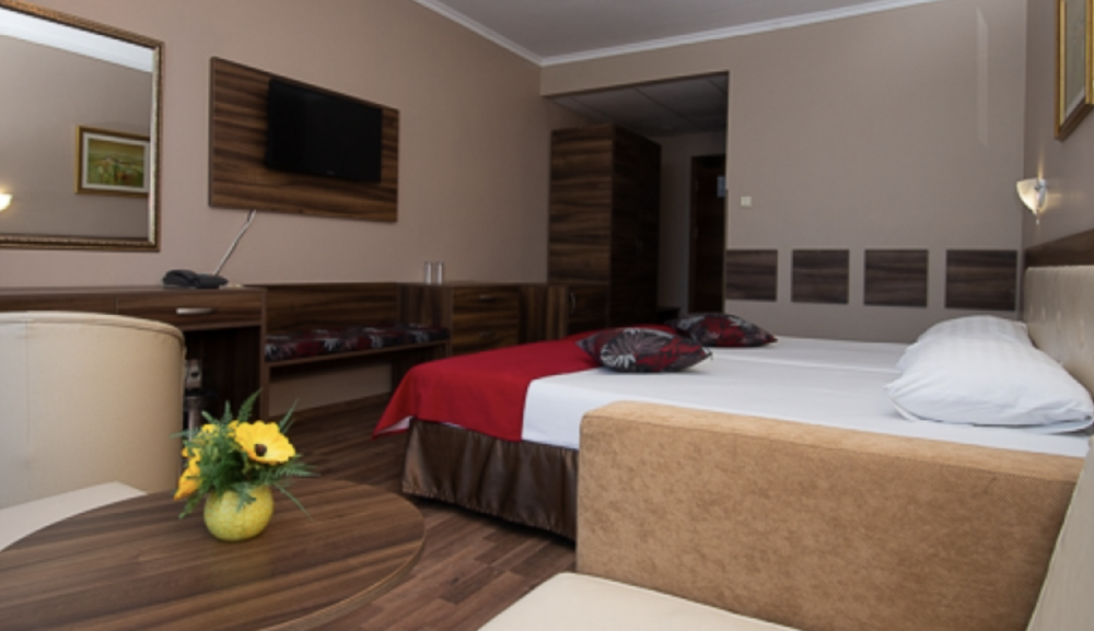 BED IN DOUBLE ROOM, Regata Palace 4*