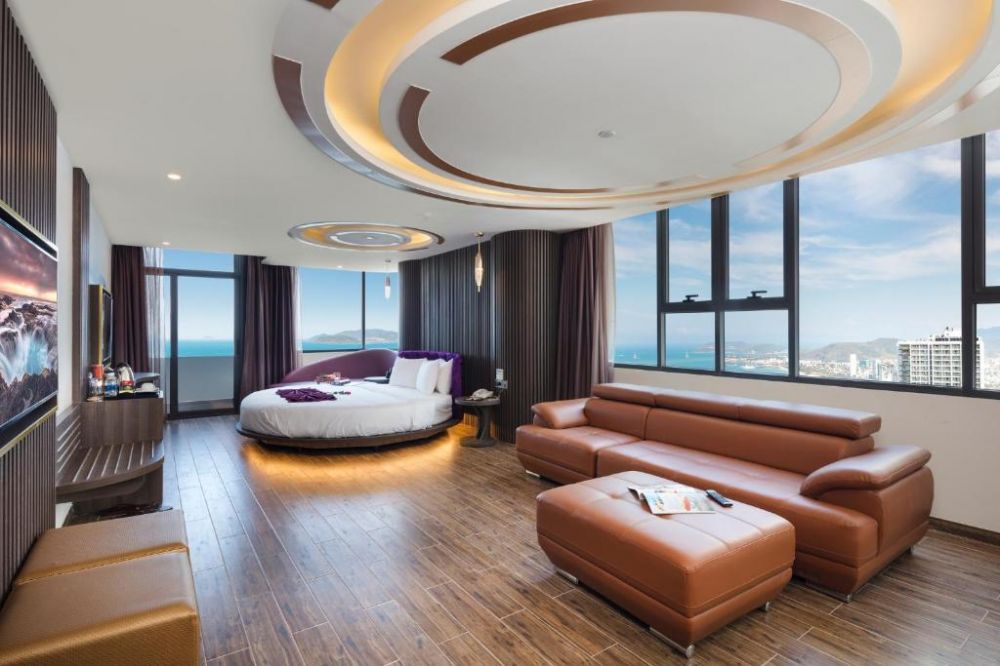 Grand Suite, V Hotel Nha Trang 4*