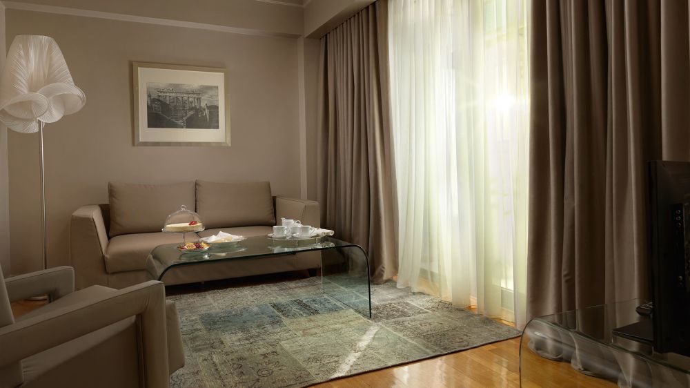 Deluxe Suite Acropolis View, NJV Athens Plaza 5*