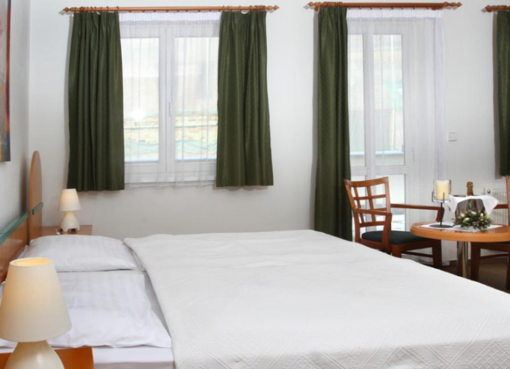 Double Room, Maxim 3*