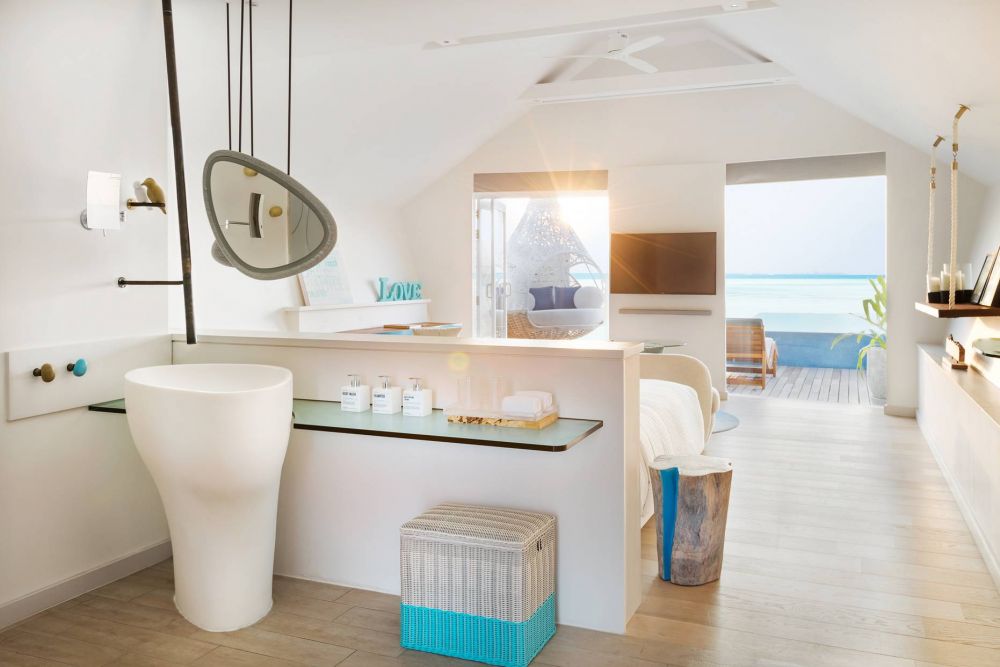 Overwater Infinity Pool Villa, LUX* South Ari Atoll 5*