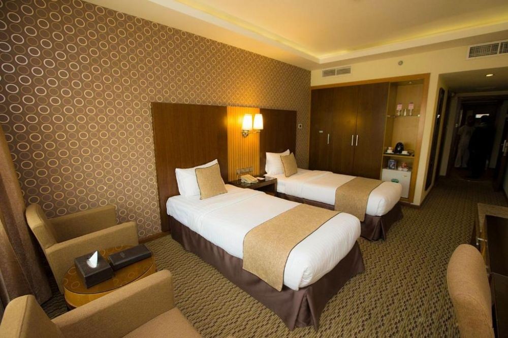 Deluxe, Fortune Plaza Hotel 3*