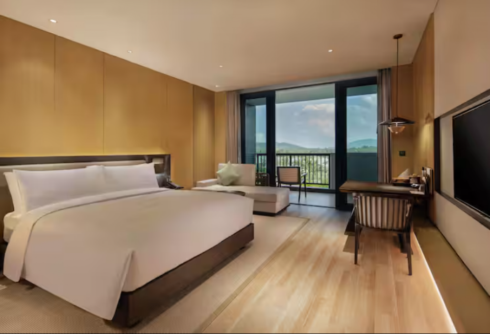 Deluxe/Deluxe Lake View, DoubleTree by Hilton Hainan Xinglong Lakeside 5*