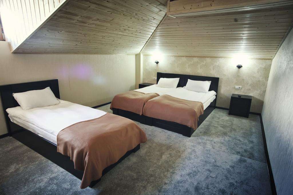 Triple Room, Good Aura 4*