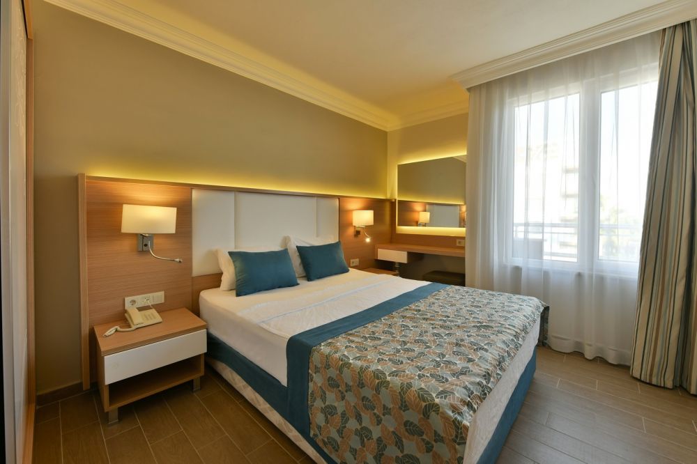 Family Room 2 Side Building, Royal Garden Beach (ex. Royal Garden Select & Suite) 5*