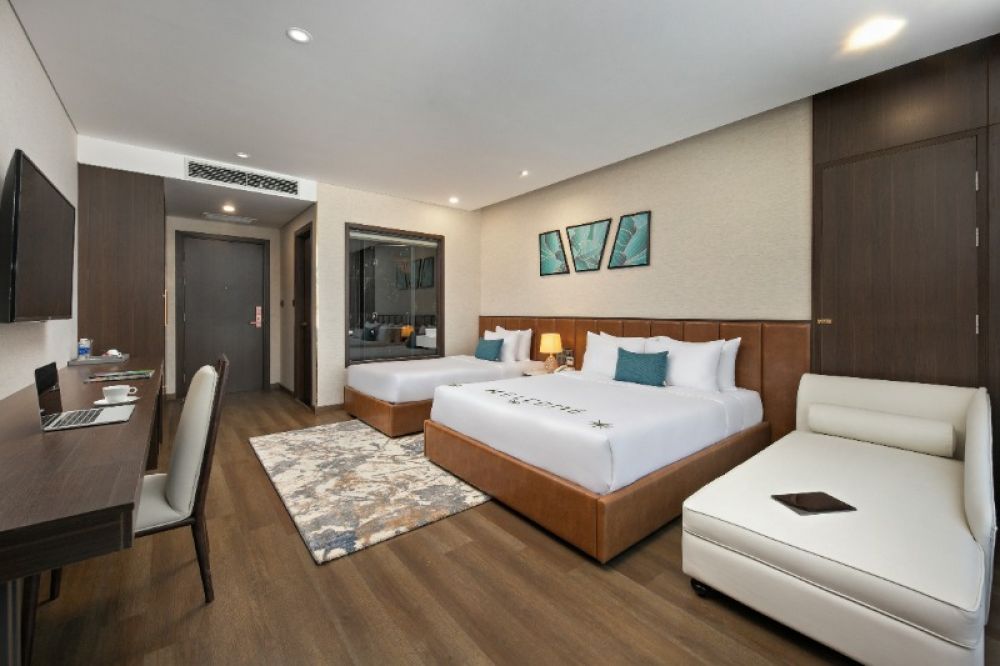 Premium Triple with Balcony, Golden Lotus Grand Hotel 4*