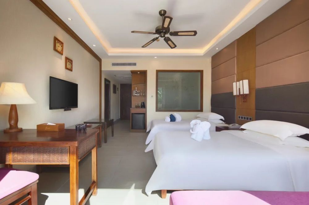 Lake View Room, Yalong Bay Villas & Spa 5*