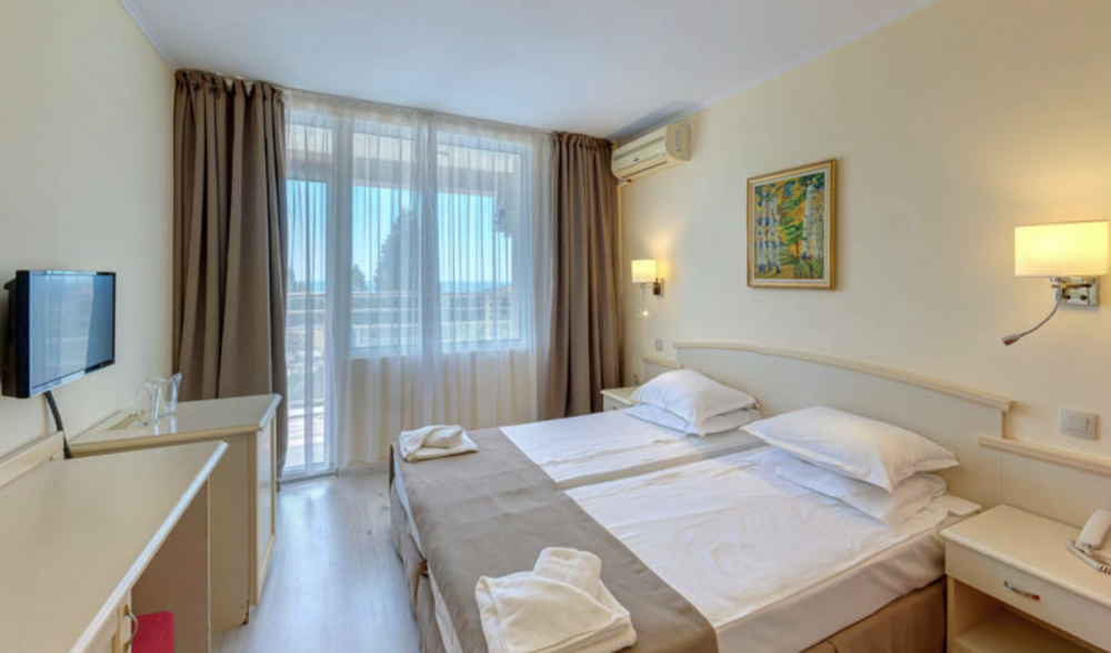 Double Room, Detelina 3*