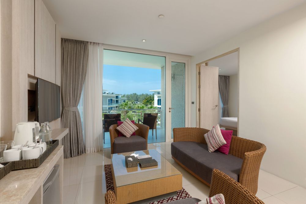 Executive 1 Bedroom Family Suite (No/with Balcony), Splash Beach Resort (ex. Grand West Sands Resort & Villas) 5*