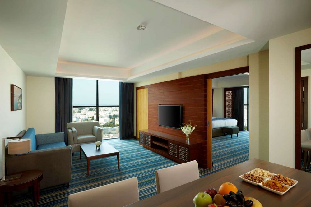 Executive Suite, Royal Tulip Muscat 4*