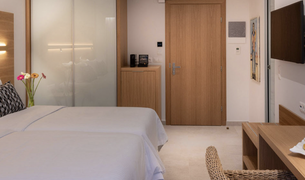 White Deluxe Room, High Beach White | Adults Only 4*