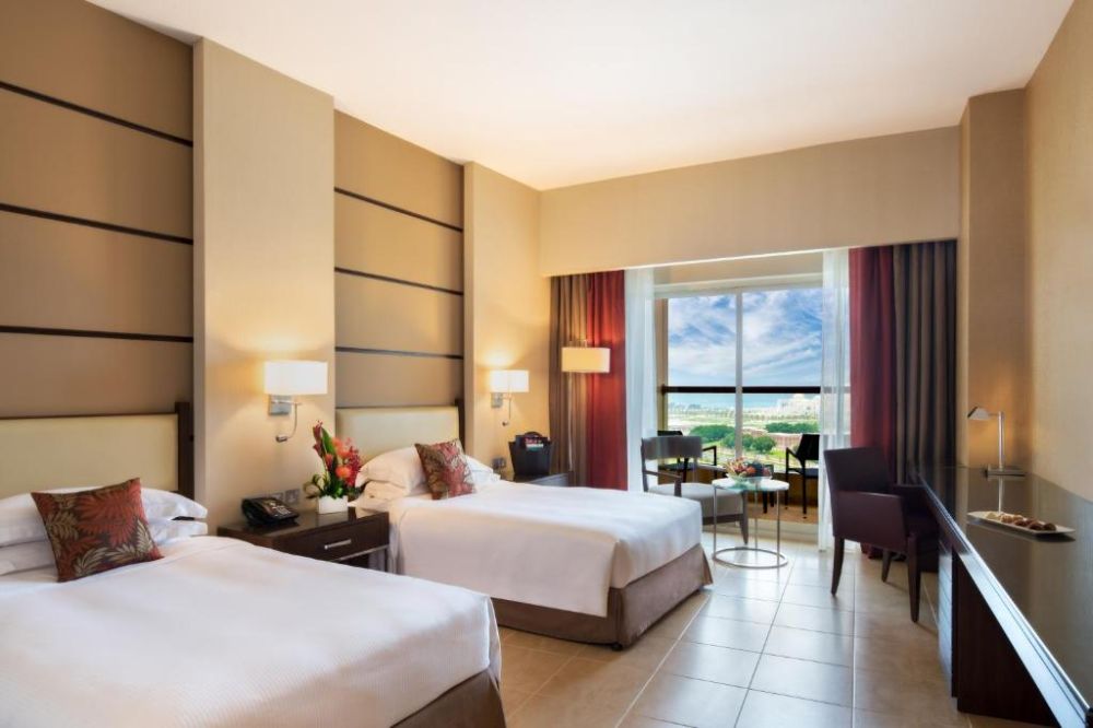 Guest Room With Kitchenette And Balcony, Khalidiya Palace Rayhaan by Rotana 5*