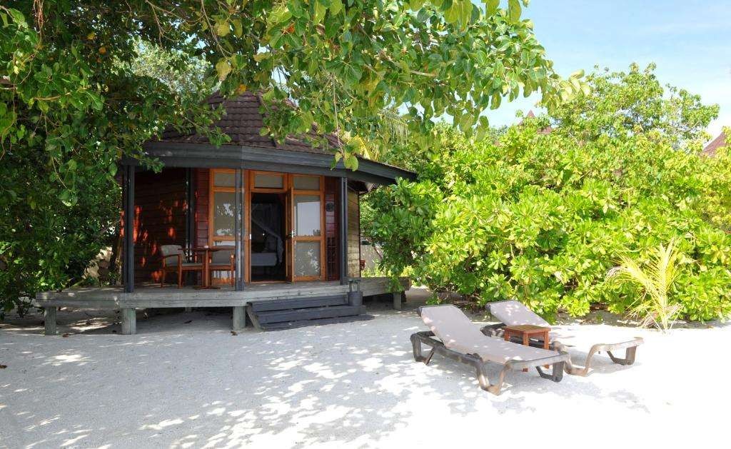 Beach Villa, Komandoo Island Resort 4*