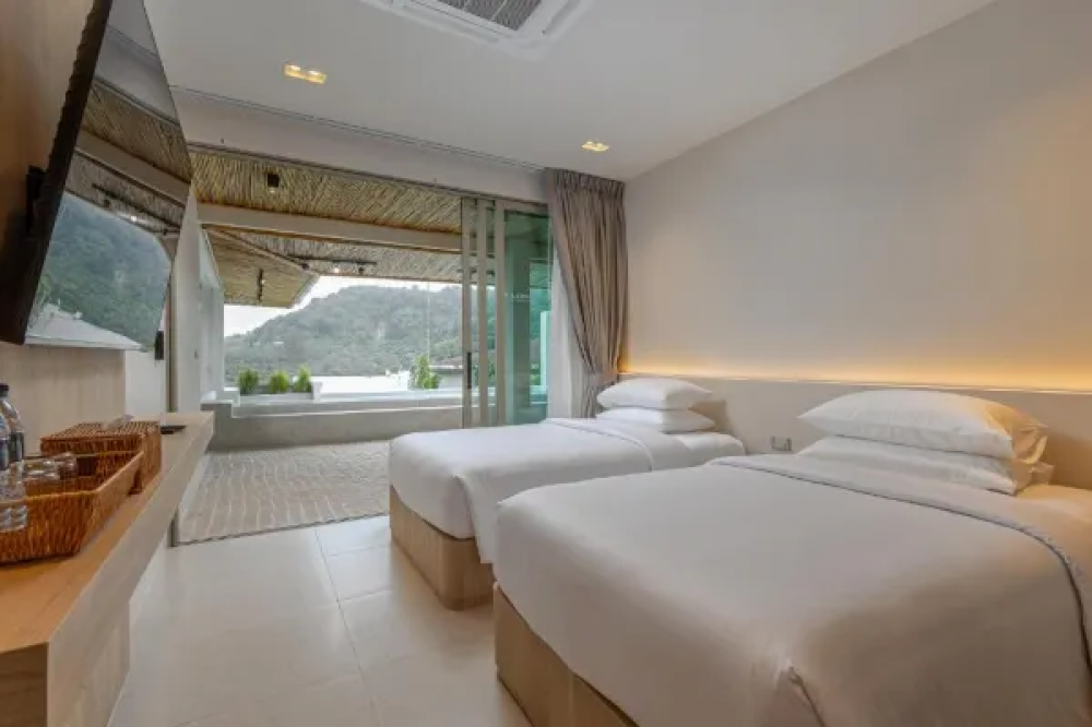 3 Bedroom Seaview Plunge Pool Villa, Amala Grand Bleu Resort 4*
