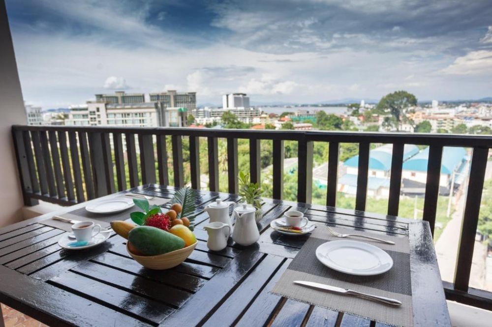 Superior Room, Golden Tulip Essential Pattaya 3*