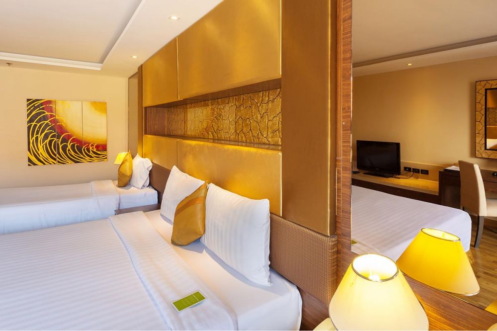 Grand Deluxe with Balcony, Nova Gold Pattaya 4*