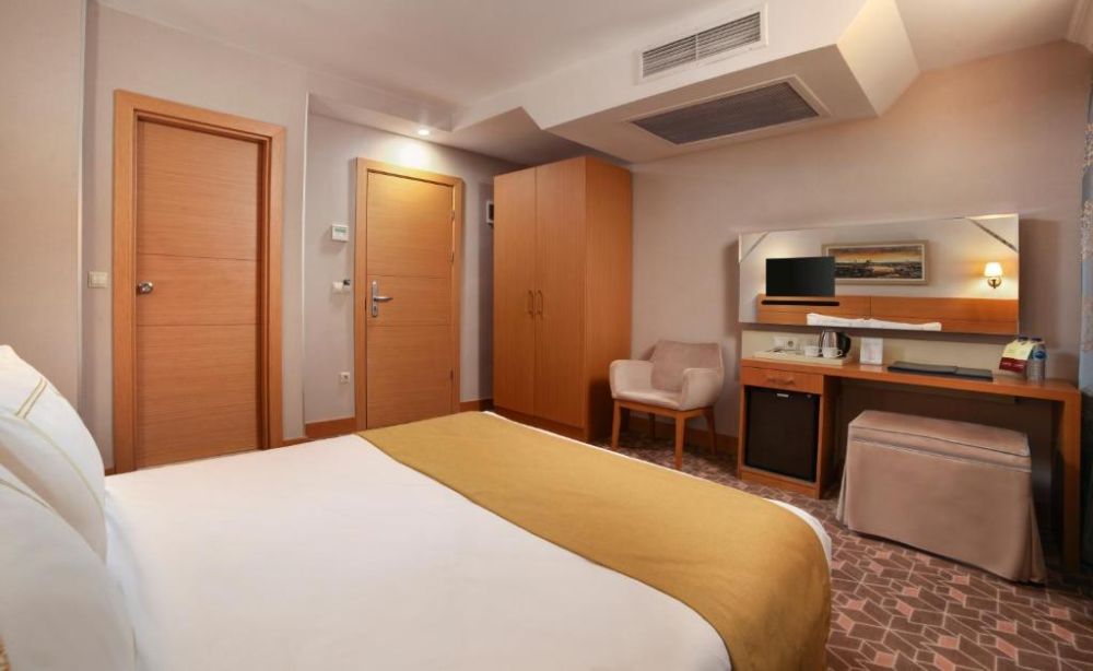 Standard Room, Almina Hotel 4*