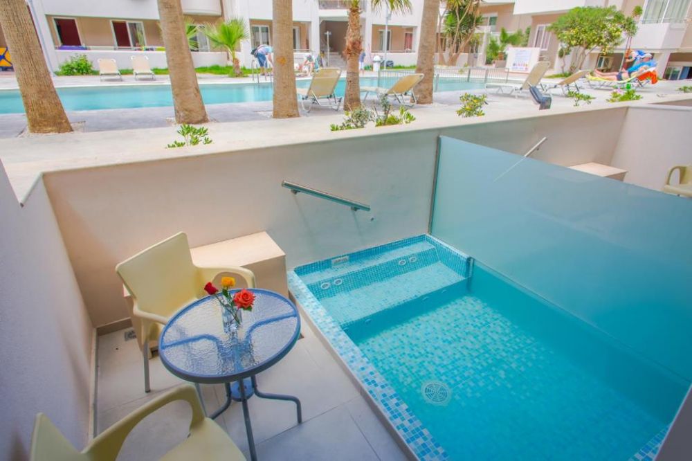 Superior Studio with Jacuzzi Pool, Marika Hotel 4*