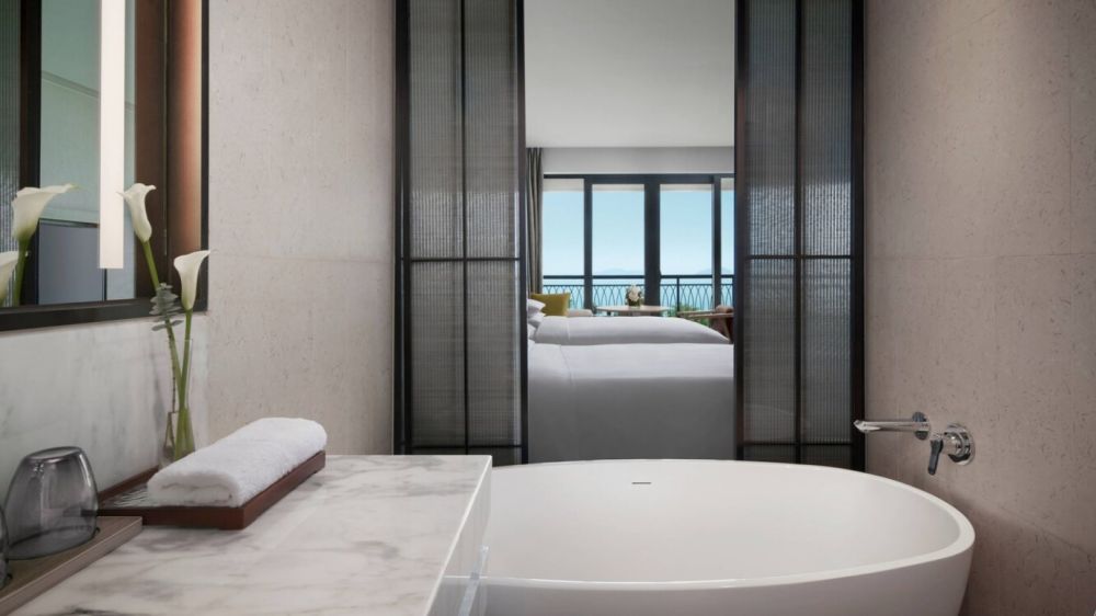 Deluxe Ocean View (New Wing), Sanya Marriott Yalong Bay Resort & Spa 5*