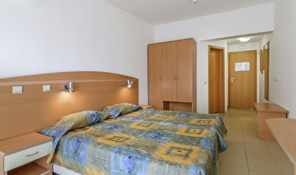 /Double Room, Gloria St. Constantine 3*