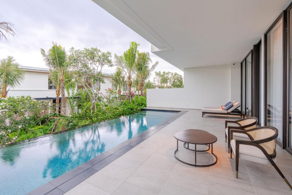 Deluxe 1 Bedroom Suite Pool Villa, Gran Melia Nha Trang 5*