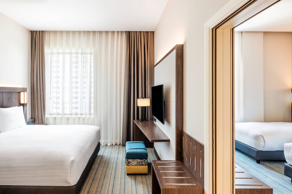 Standard, Courtyard by Marriott Baku 4*