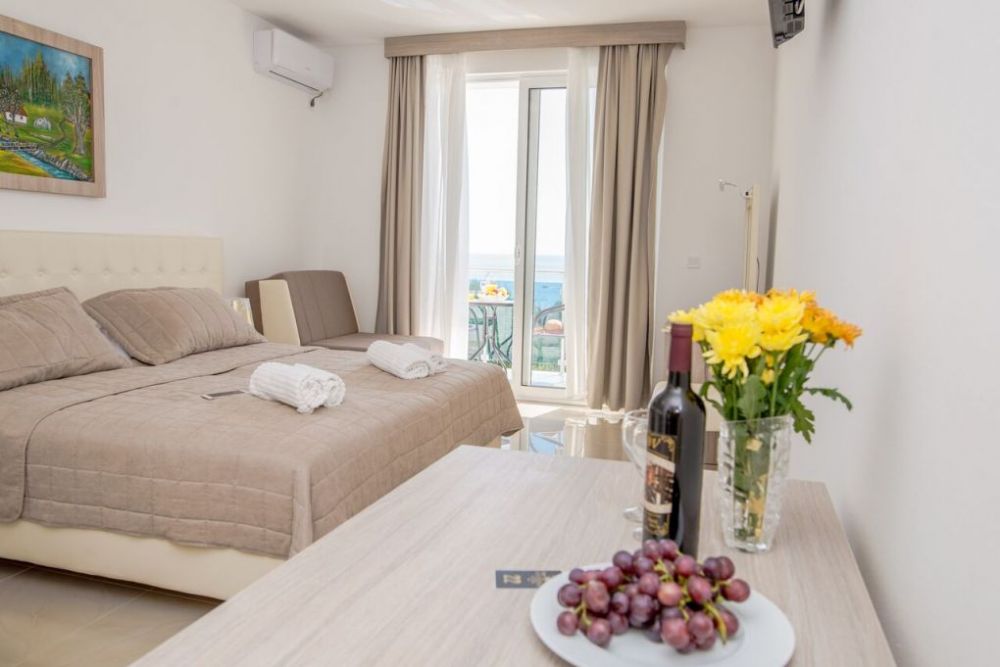 Studio 03+1 std, Montenegro Canj 4*