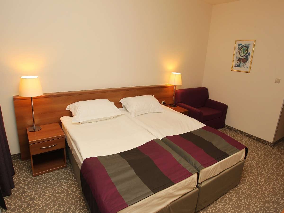 Standard, Strazhite Hotel 4*