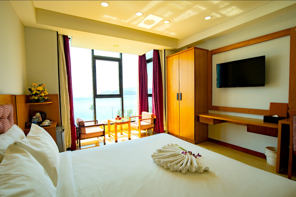 Premier Ocean View, Happy Light 3*