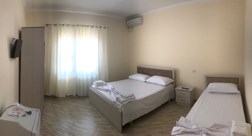 Triple Room with Private Bathroom, Vila Leo 3*