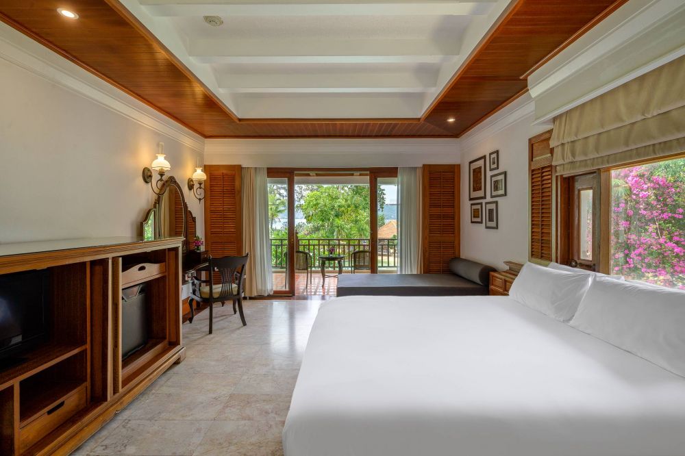 Lagoon Poolside with Bathtub, Thavorn Beach Village & Spa 5*