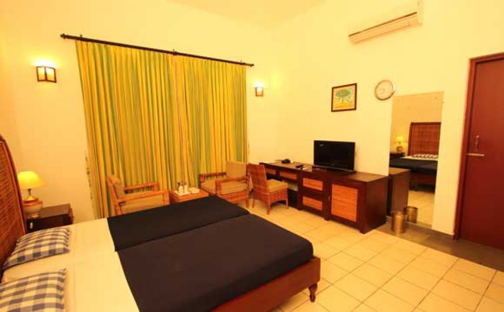 Deluxe A/C, Rajah Beach 3*