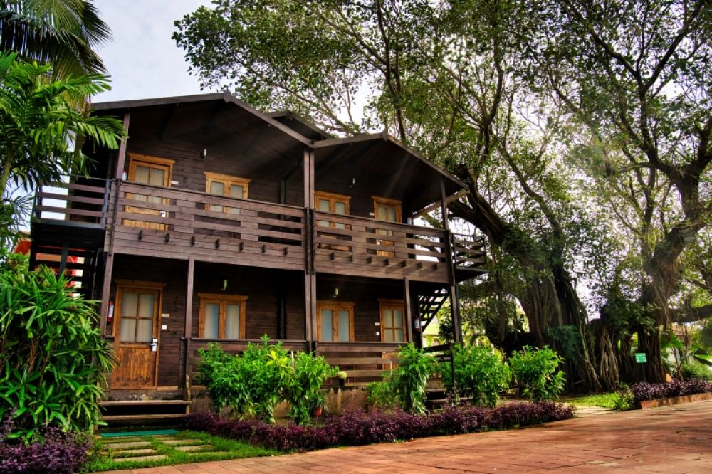 Wooden Cottage, La A Calypso Resort 5*