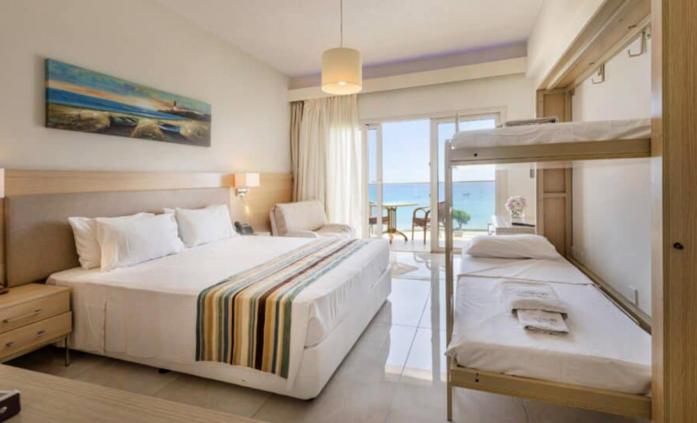 Sea View Superior Family, Pernera Beach Hotel 4*