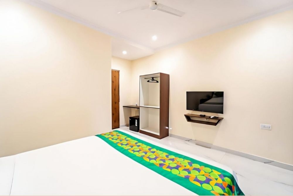 Standard Room (Oak), Grand Royale Eco Residency 3*