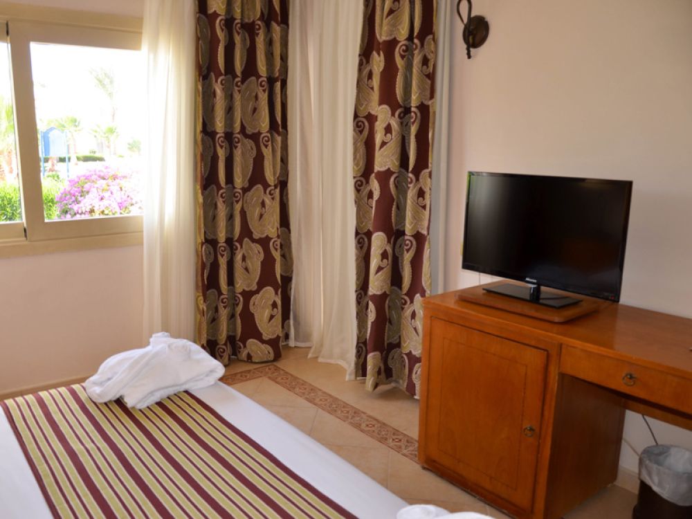 Family Room, Continental Plaza Beach 4*