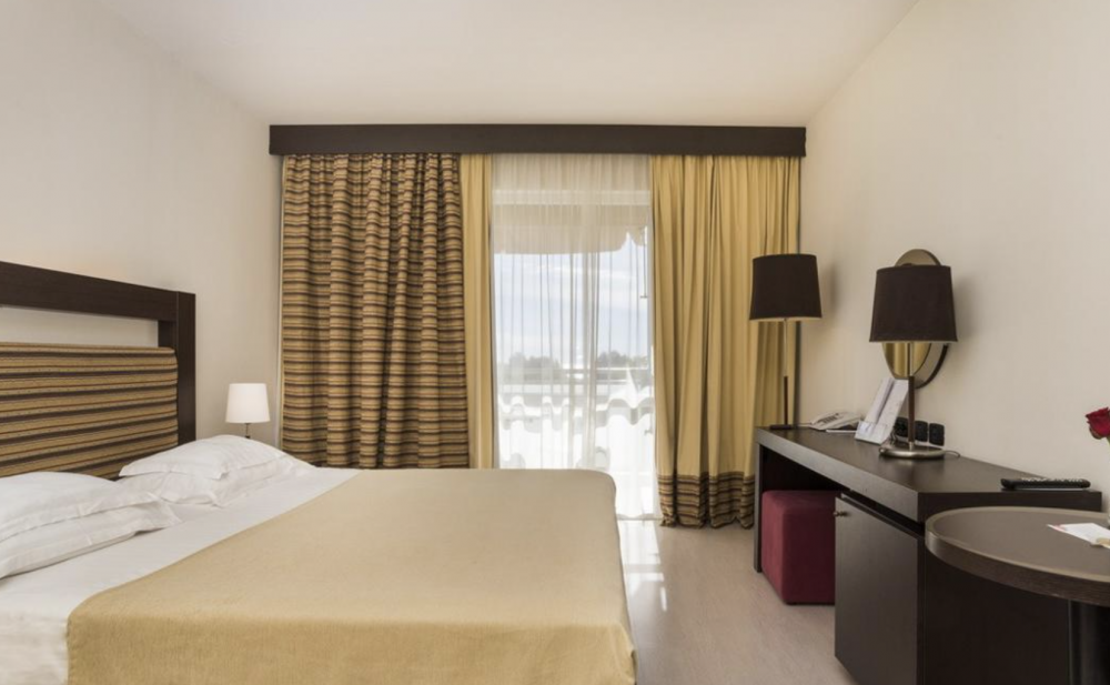 PREMIUM ROOM WITH BALCONY SEA SIDE, Residence Sol Garden Istra for Plava Laguna 4*