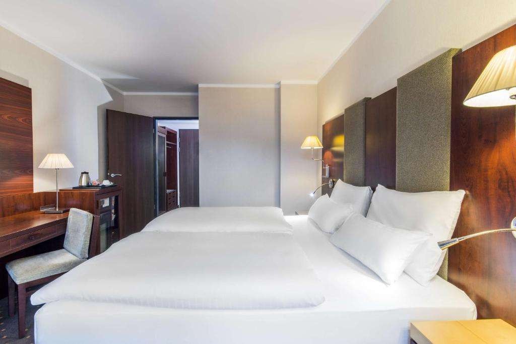 Standard, NH Budapest City 4*