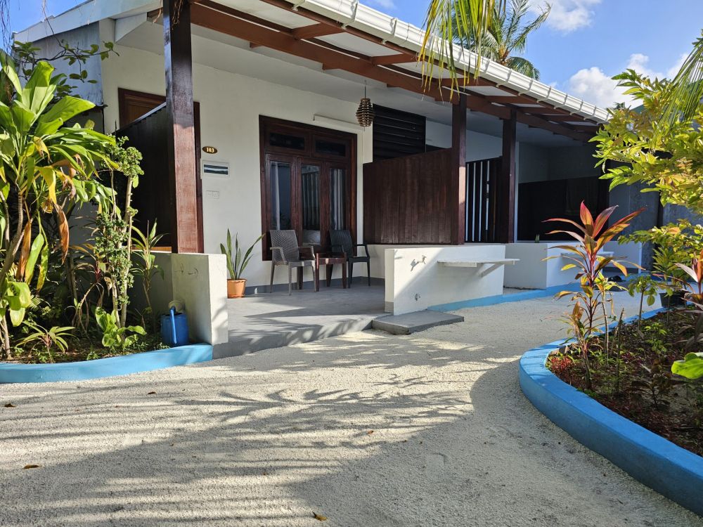 Bungalow with 4 rooms (Entire property), Lagoon View Maldives 