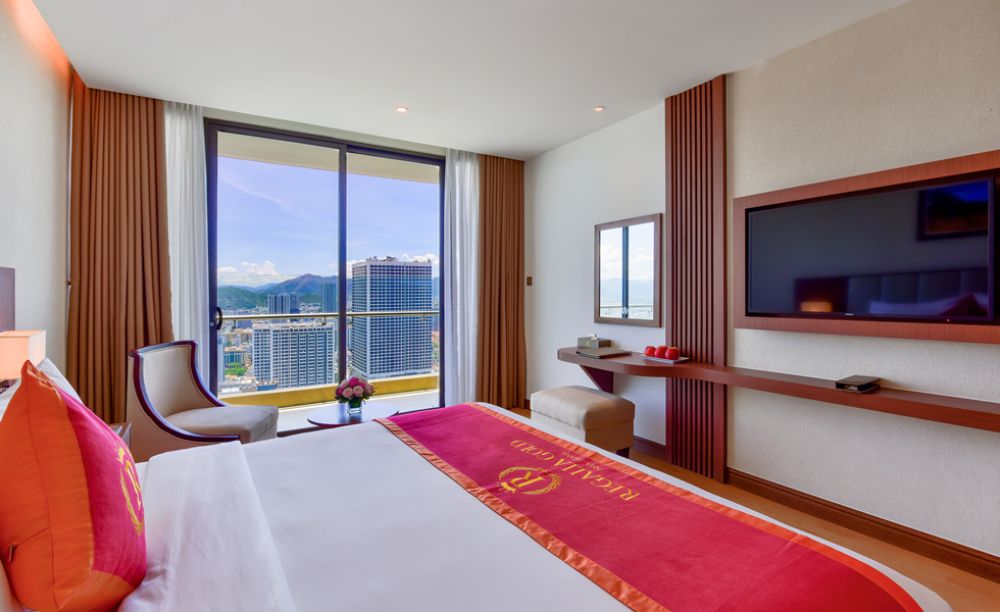 Grand Deluxe Partial Sea View, Regalia Gold Hotel Nha Trang 5*