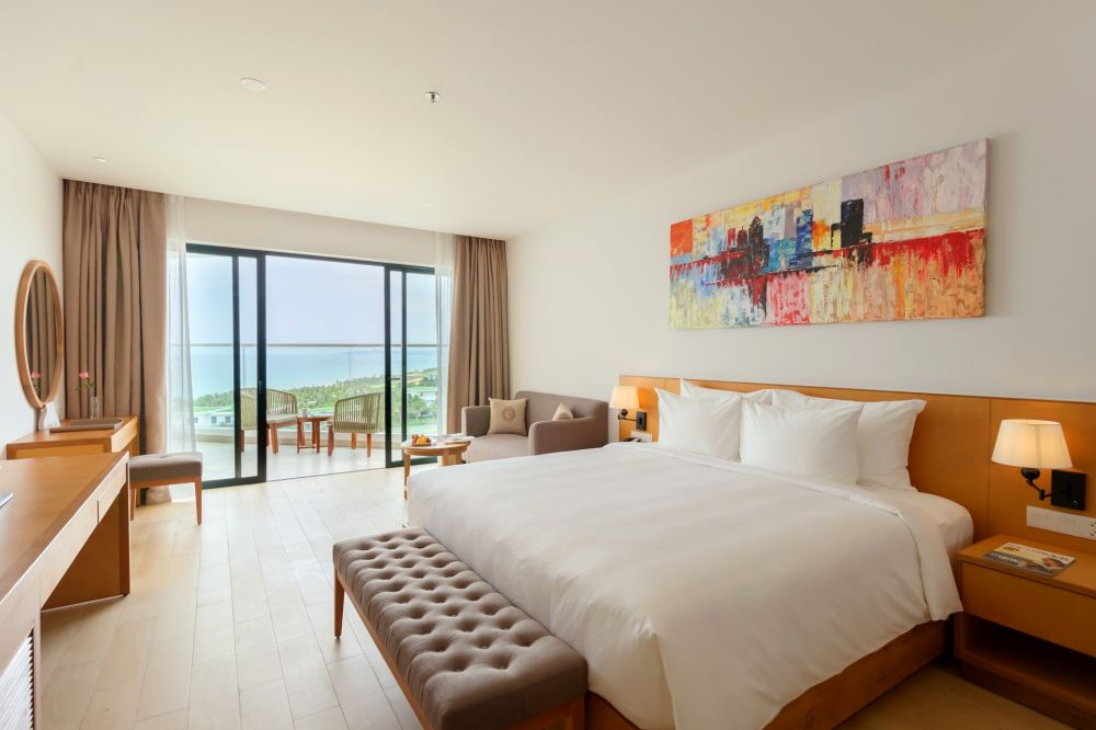 Prime Seaview with Balcony, Selectum Noa Resort Cam Ranh 5*