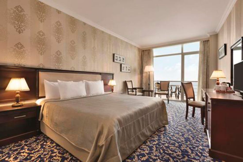 Junior Suite Room, Ramada by Wyndham Baku 5*