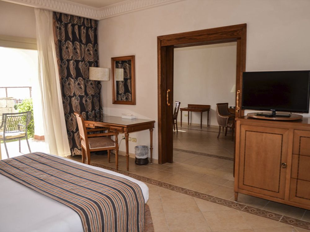 Suite, Continental Plaza Beach 4*