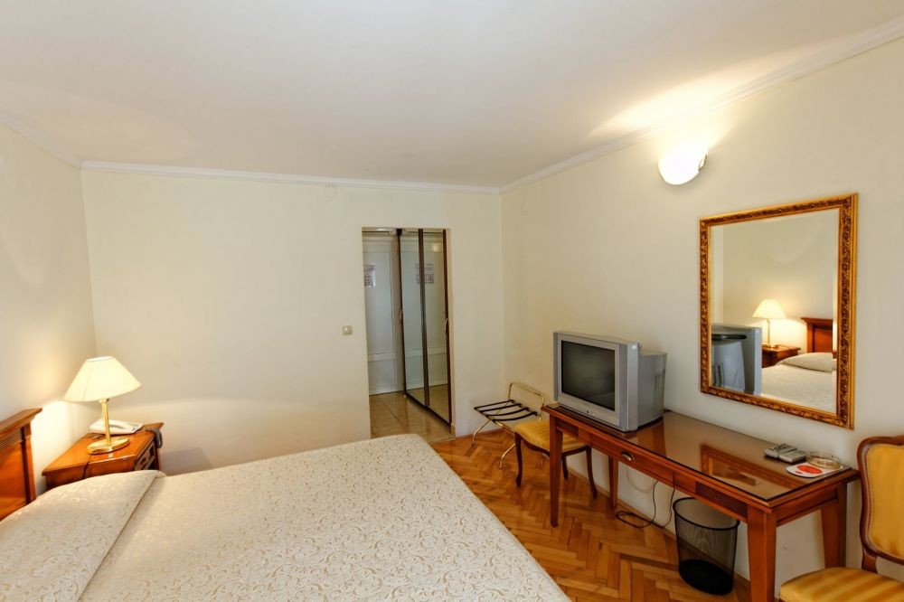 Comfort Sea Side Balcony/ Terrace Annex, Hotel Jadran 3*