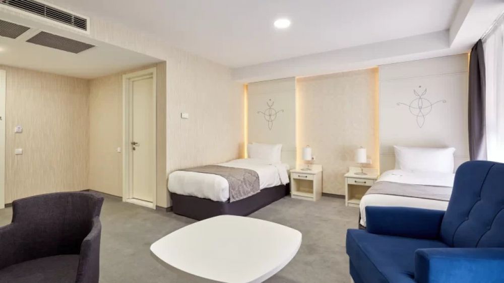 Deluxe Triple, Gallery Palace 4*