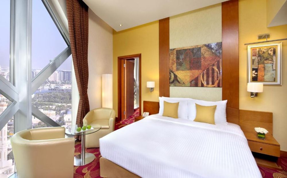 Deluxe Room, City Seasons Towers 4*