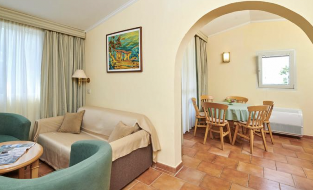 CLASSIC APARTMENT FOR 4+2 PERSONS, Apartments Bellevue Plava Laguna 4*