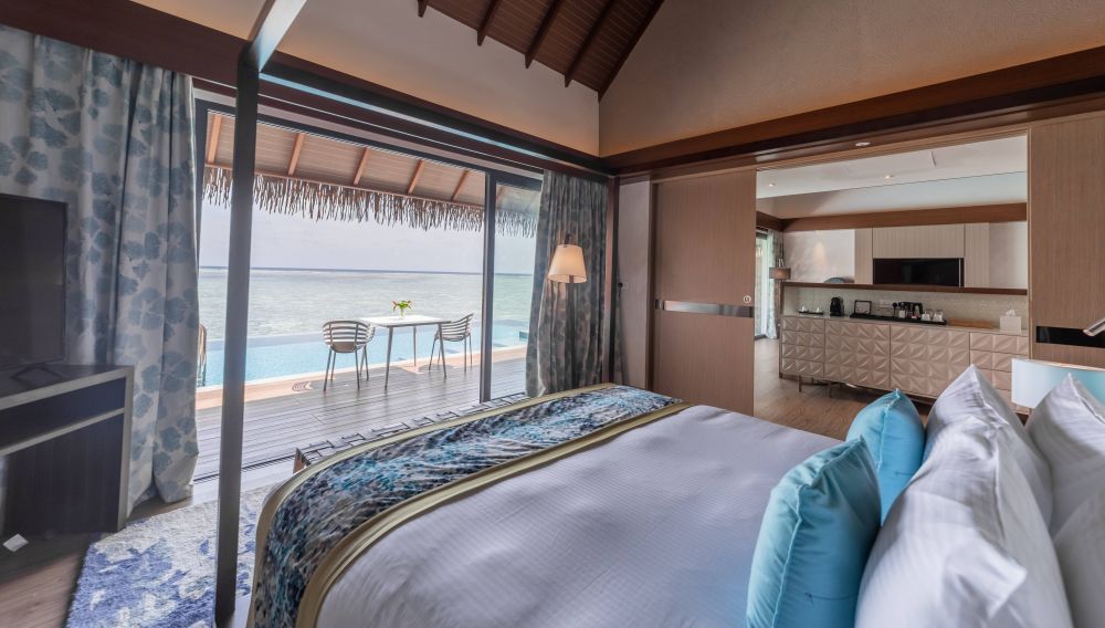 Ocean Pool Suite, Pullman Maldives Maamutaa 5*